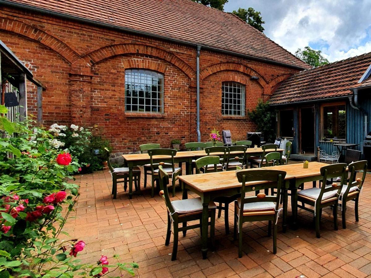 Bed and Breakfast Schmiede1860 Gross Dratow Esterno foto